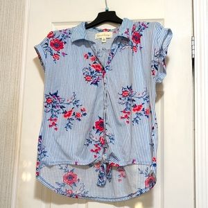 French Laundry XL cap sleeve tie up shirt.